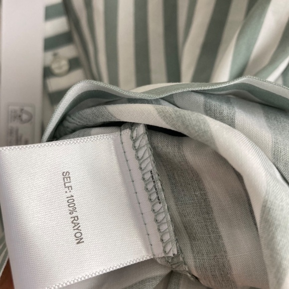 New Jane + Delancey Button up shirt - Picture 3 of 7